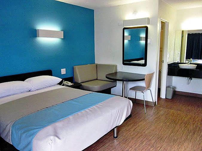Motel 6-Overland Park, Ks Экстерьер фото